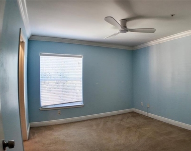 486 N Pin Oak Place - Photo Thumbnail 16