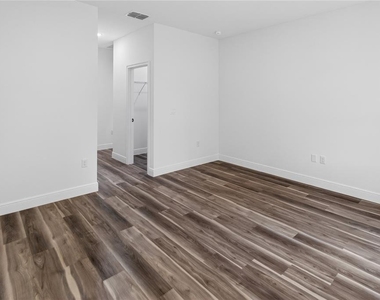 9066 N Akola Way - Photo Thumbnail 11