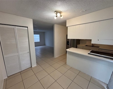 5325 Curry Ford Road - Photo Thumbnail 8