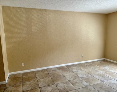 8205 Sun Spring Circle - Photo Thumbnail 7