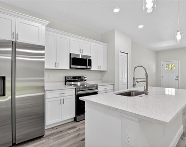 7938 N Maltese Drive - Photo Thumbnail 5