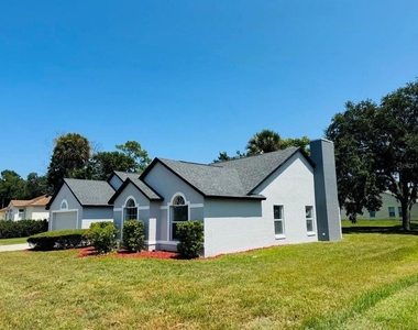 215 Hollowbrook Circle - Photo Thumbnail 18
