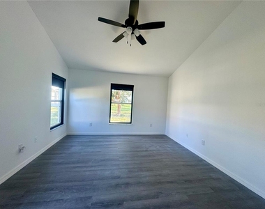 215 Hollowbrook Circle - Photo Thumbnail 6