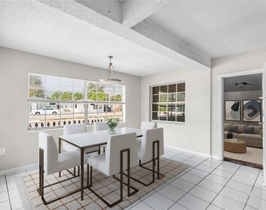 201 N Himes Avenue - Photo Thumbnail 6