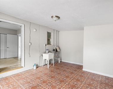 201 N Himes Avenue - Photo Thumbnail 8