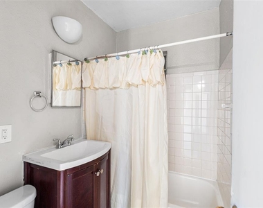 201 N Himes Avenue - Photo Thumbnail 4