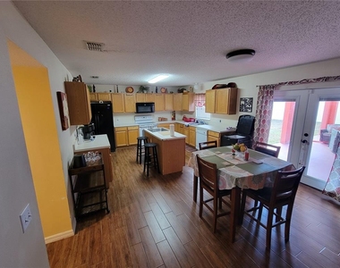 2242 Wood Court - Photo Thumbnail 8