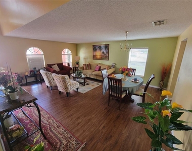 2242 Wood Court - Photo Thumbnail 1