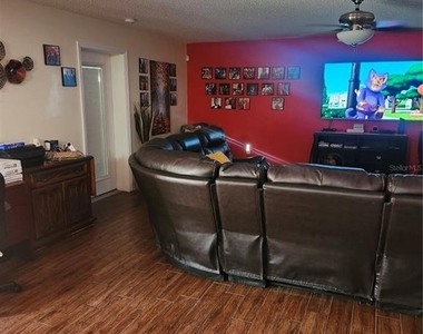 2242 Wood Court - Photo Thumbnail 2