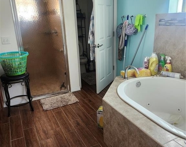 2242 Wood Court - Photo Thumbnail 7