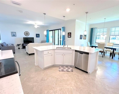 10054 Crooked Creek Drive - Photo Thumbnail 14