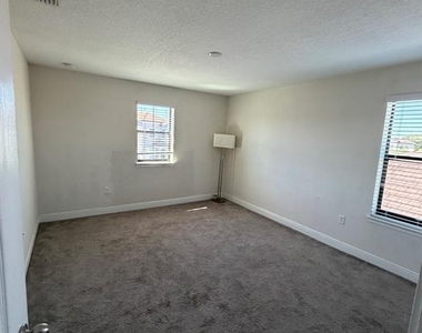 187 Brookes Place - Photo Thumbnail 9