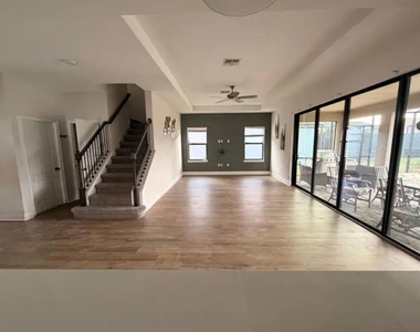 187 Brookes Place - Photo Thumbnail 5