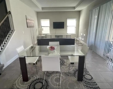 187 Brookes Place - Photo Thumbnail 6