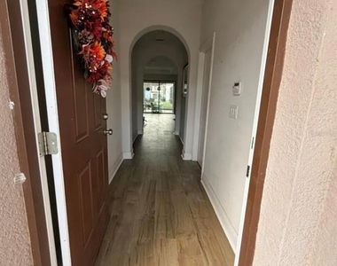 187 Brookes Place - Photo Thumbnail 2