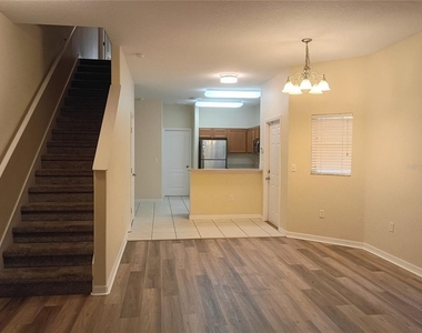 4239 Winding Vine Drive - Photo Thumbnail 9