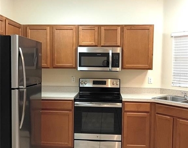 4239 Winding Vine Drive - Photo Thumbnail 6
