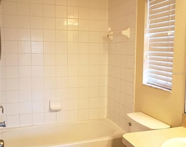 4239 Winding Vine Drive - Photo Thumbnail 19