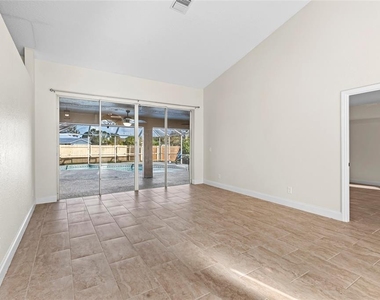 2141 Sw Bayshore Boulevard - Photo Thumbnail 8