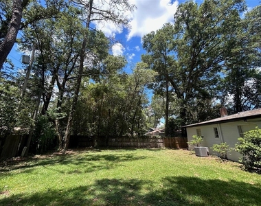 3035 W University Avenue - Photo Thumbnail 7