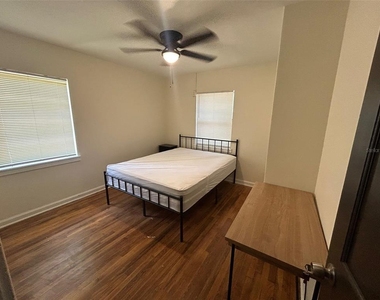 3035 W University Avenue - Photo Thumbnail 10
