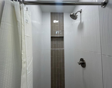 3035 W University Avenue - Photo Thumbnail 5