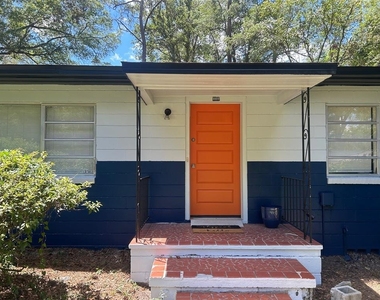 3035 W University Avenue - Photo Thumbnail 1