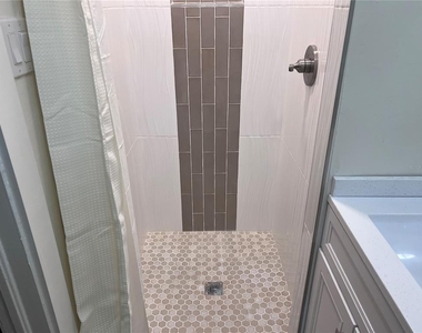 3035 W University Avenue - Photo Thumbnail 16