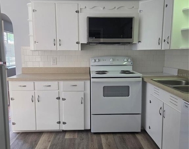 101 E Atwater Avenue - Photo Thumbnail 4