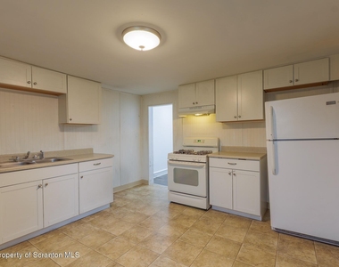 623 E Elm Street - Photo Thumbnail 9