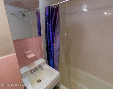 623 E Elm Street - Photo Thumbnail 10