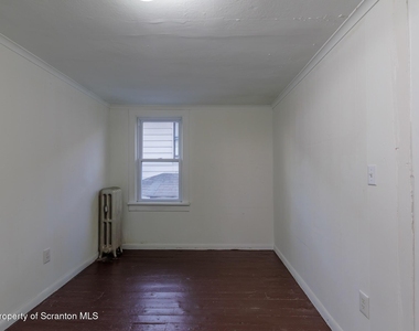 623 E Elm Street - Photo Thumbnail 7