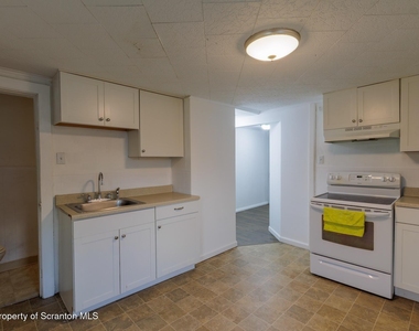 623 E Elm Street - Photo Thumbnail 10