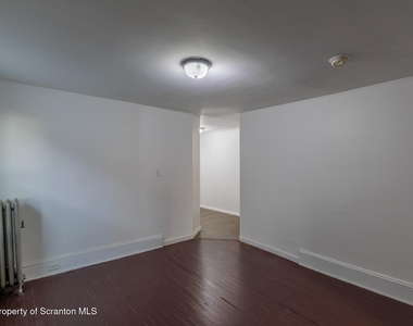623 E Elm Street - Photo Thumbnail 6