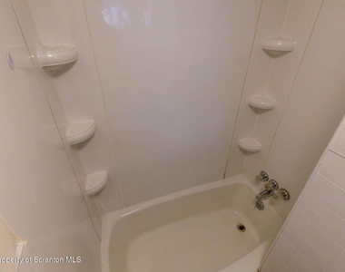 623 E Elm Street - Photo Thumbnail 13