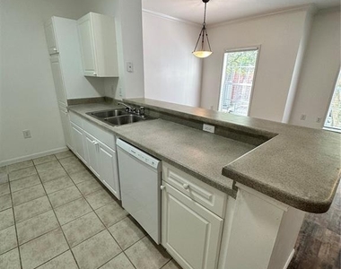729 Celebration Avenue - Photo Thumbnail 26