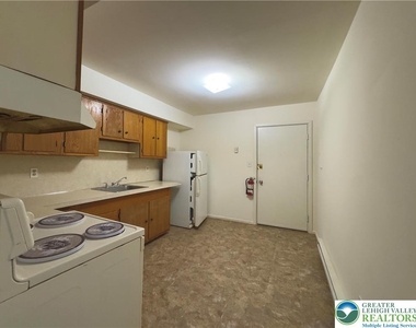 709 Front Street - Photo Thumbnail 2