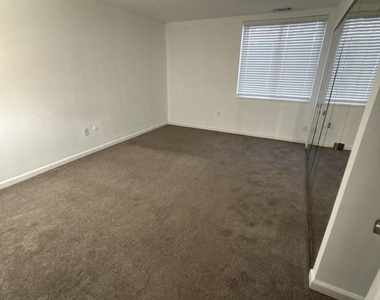 1704 Summit Pointe - Photo Thumbnail 7