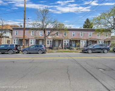 1807 Green Ridge Street - Photo Thumbnail 13