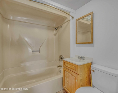 1807 Green Ridge Street - Photo Thumbnail 11