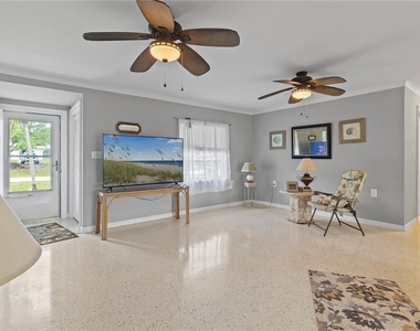 4020 Palm Drive - Photo Thumbnail 4