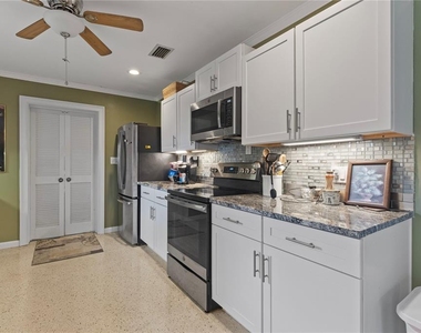 4020 Palm Drive - Photo Thumbnail 9