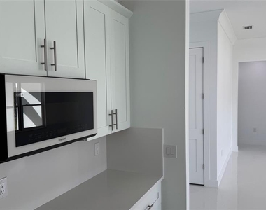 82 Kenly Street - Photo Thumbnail 9