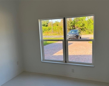 82 Kenly Street - Photo Thumbnail 4