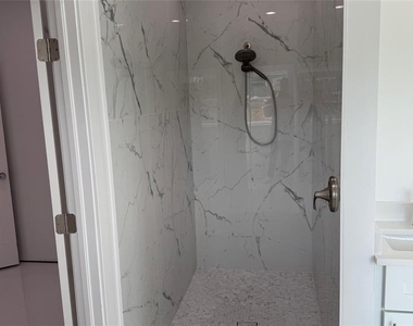 82 Kenly Street - Photo Thumbnail 14