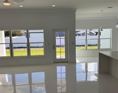 82 Kenly Street - Photo Thumbnail 7