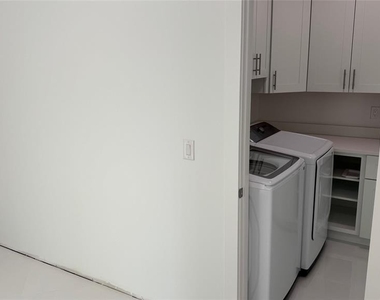 82 Kenly Street - Photo Thumbnail 13
