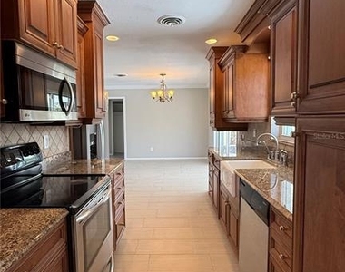491 S Venice Boulevard - Photo Thumbnail 9