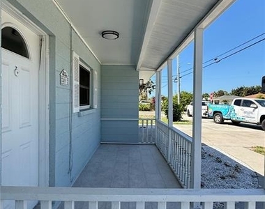 491 S Venice Boulevard - Photo Thumbnail 4