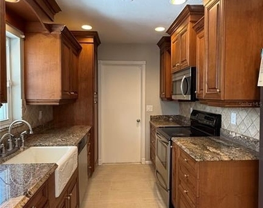491 S Venice Boulevard - Photo Thumbnail 8